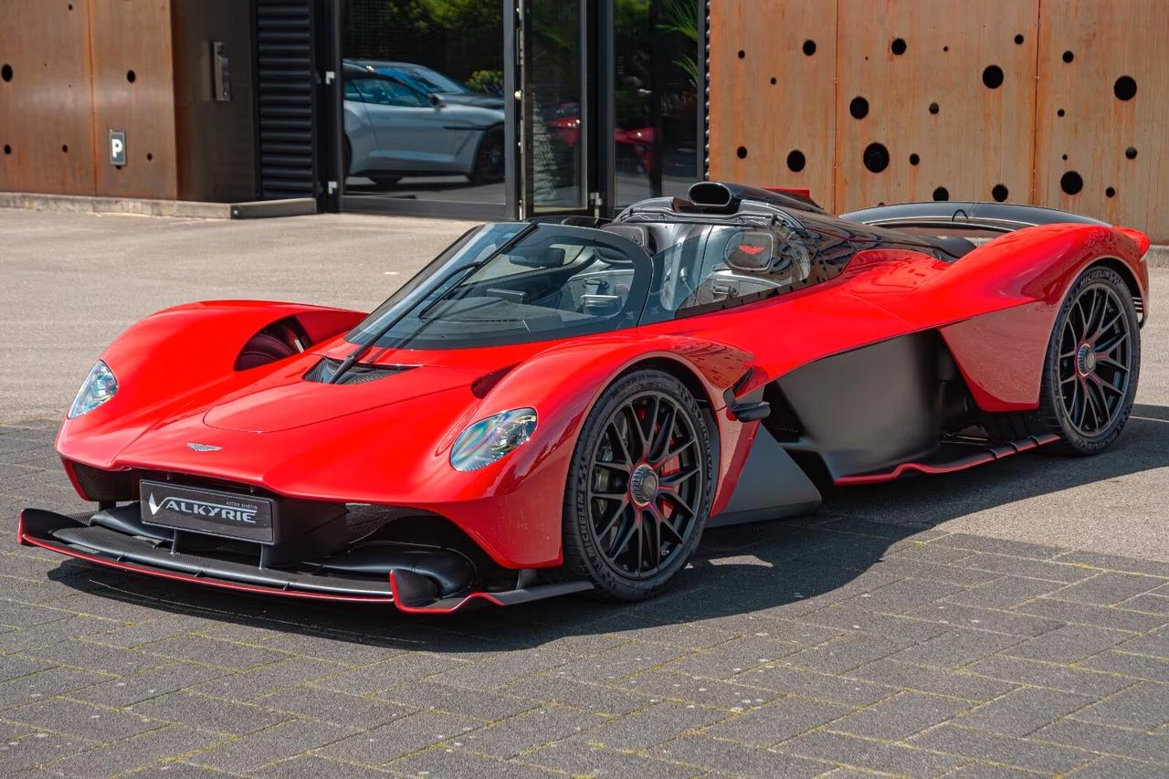 Aston Martin Valkyrie SPIDER *Q-COMMISSION*PIANO DA COLLEZIONE*
