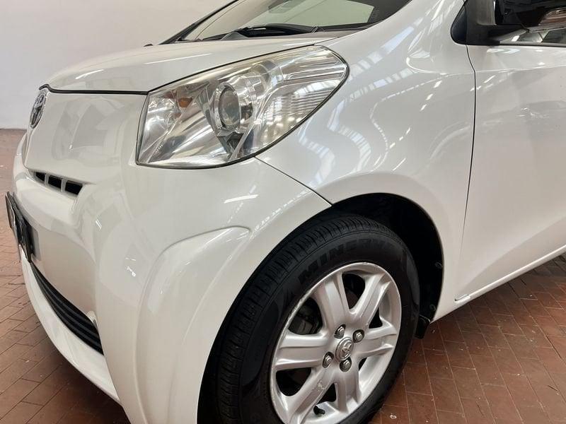 Toyota iQ iQ 1.0 cvt (multidrive)