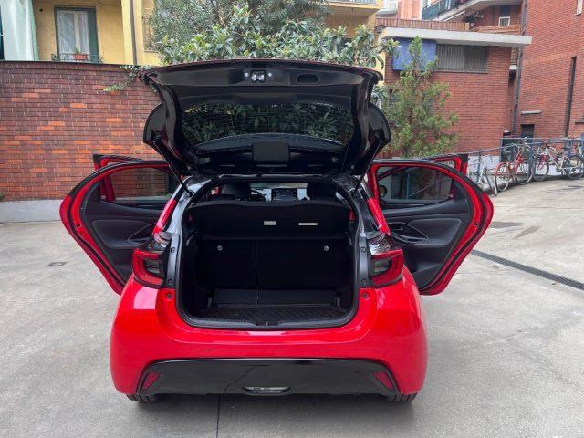 TOYOTA Yaris 1.5 Hybrid 5 porte Lounge come nuova