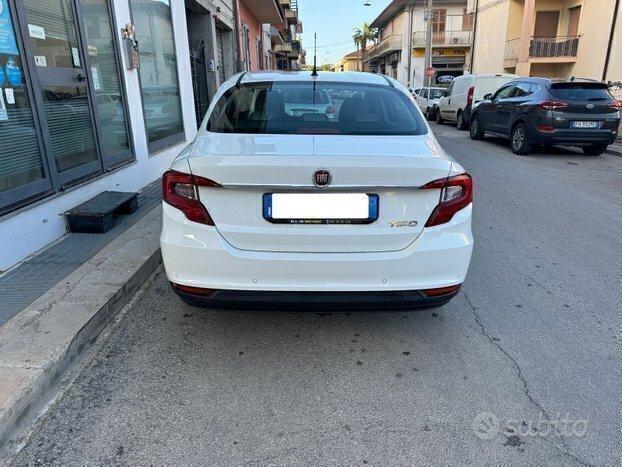 Fiat Tipo Berlina 1.6 120 cv LOUNGE ALCANTARA 2017