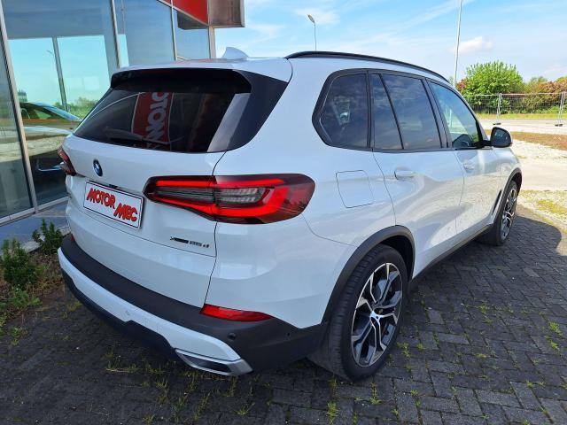 BMW X5 X5 Xdrive25d Business auto Pelle color Cognac, Parking Assistant Plus, Cerchi da 21, Tetto panoramico apribile