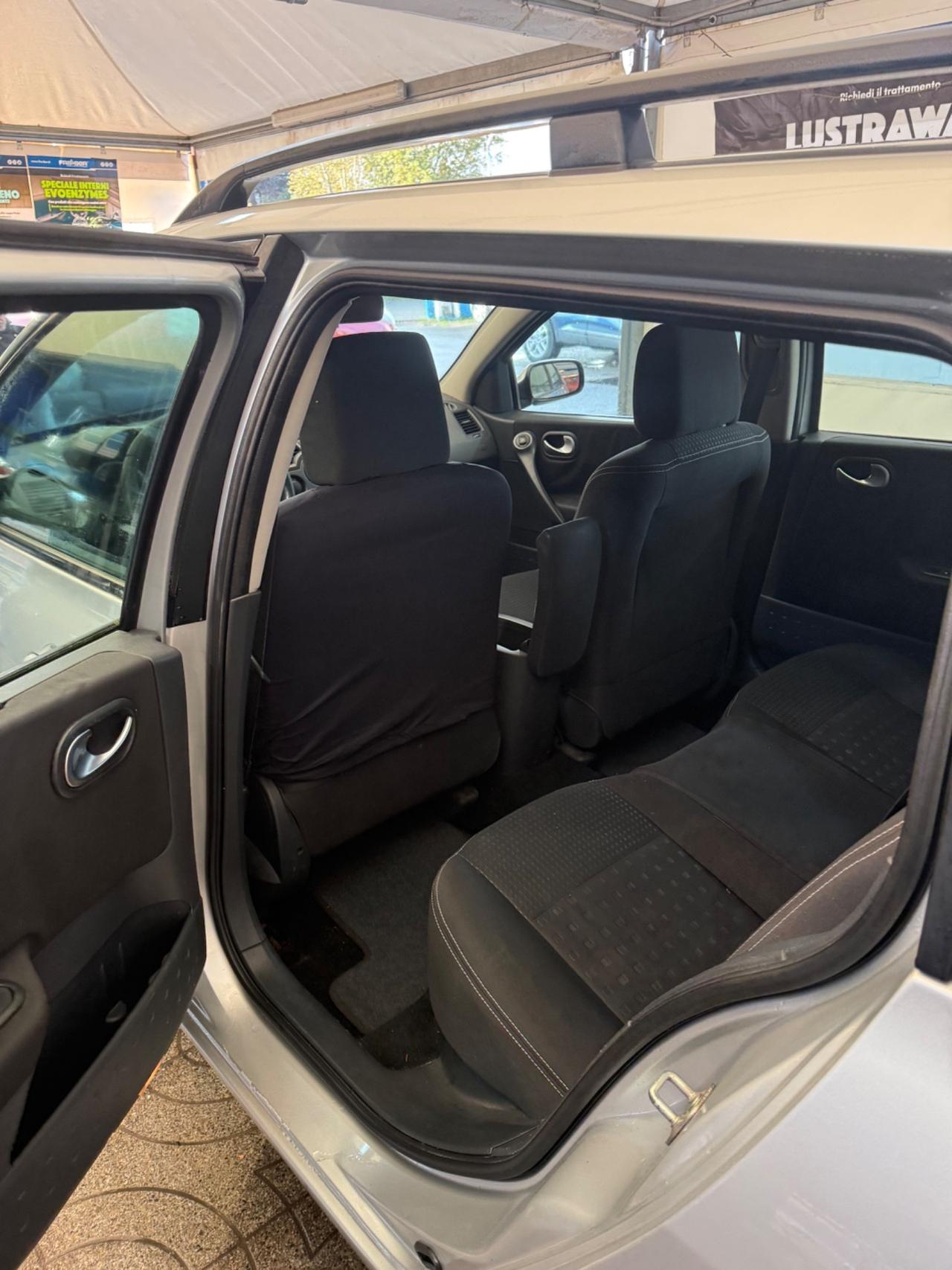 Renault Megane Mégane 1.5 dCi/105CV Grandtour Pack Authentique