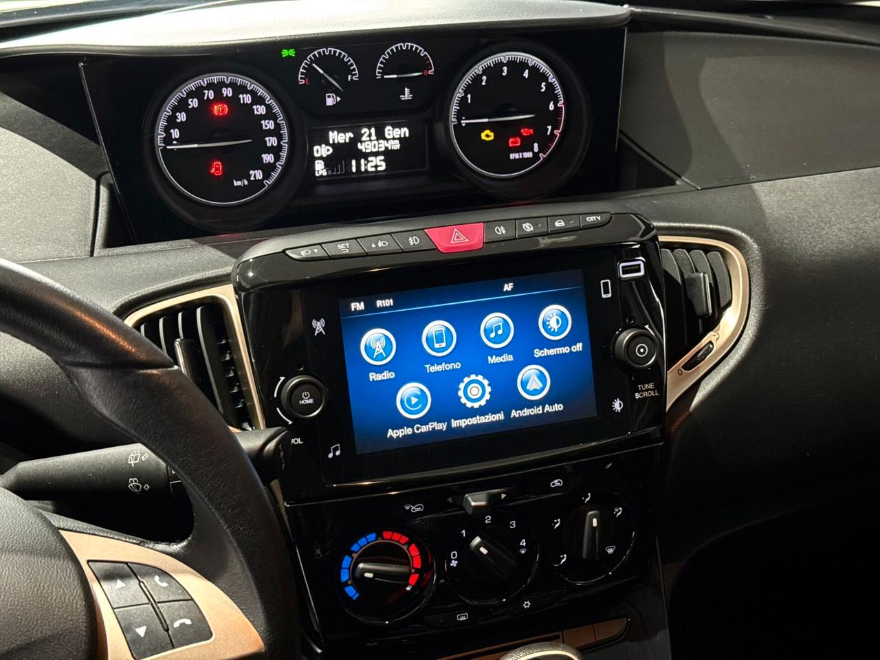 Lancia Ypsilon 1.2 69 CV 5 porte GPL Alberta Ferretti