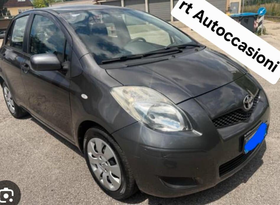 Toyota Yaris 1.0 benzina motore e meccanica perfetta