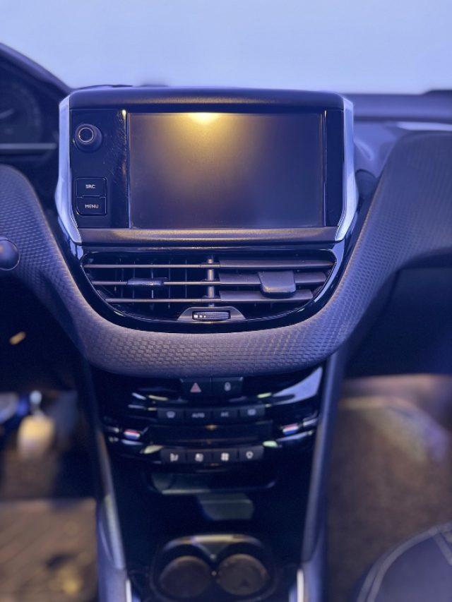 PEUGEOT 208 1° serie PureTech 82 5 porte Allure