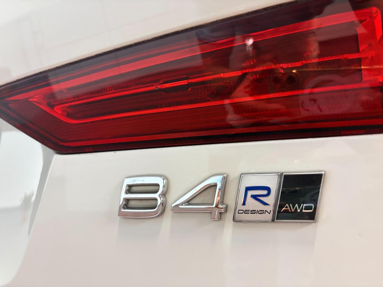 Volvo XC 60 B4 (d) AWD Geartronic R-design