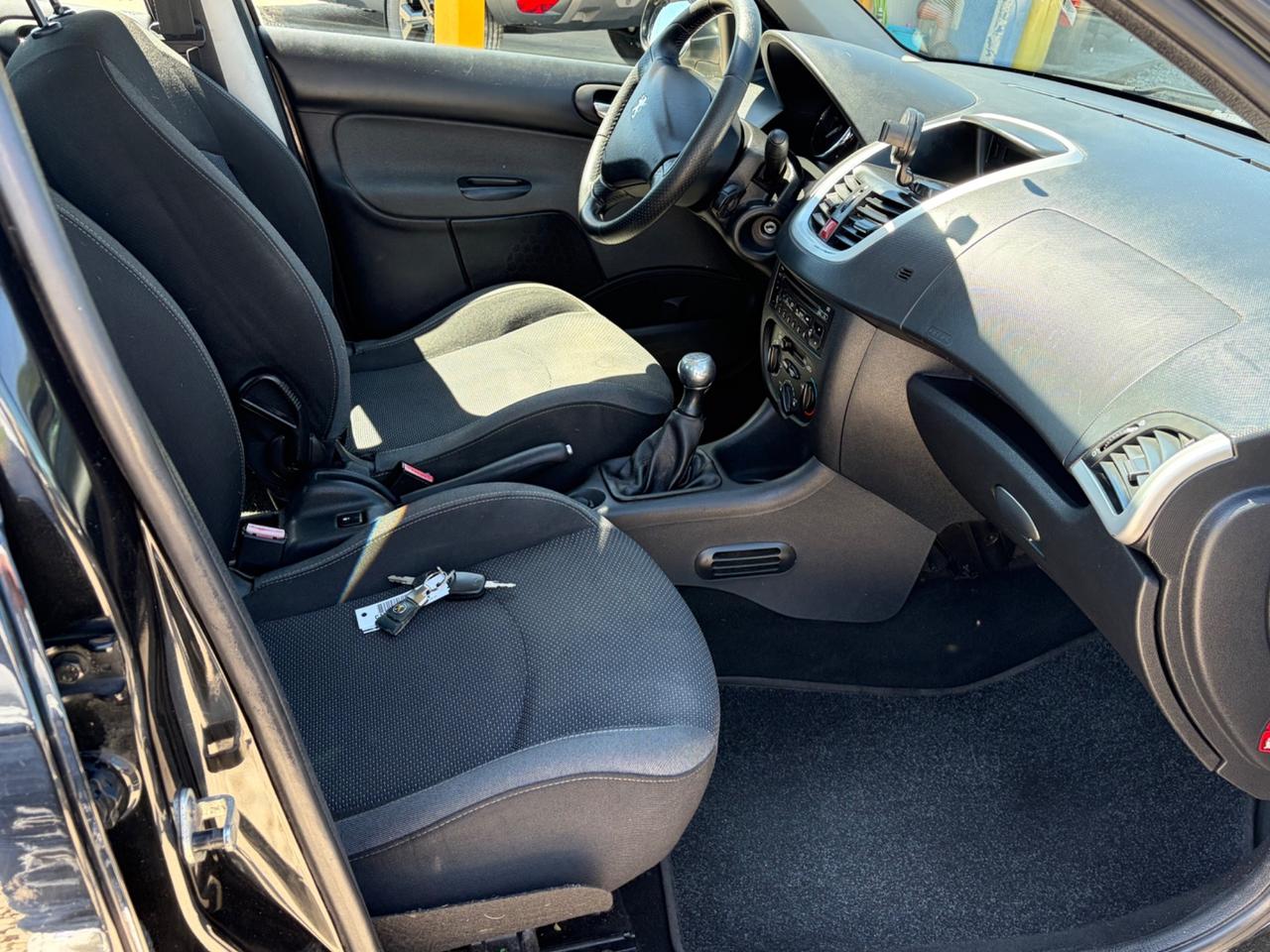 Peugeot 206 Plus 1.4 HDi 2010 ok neop