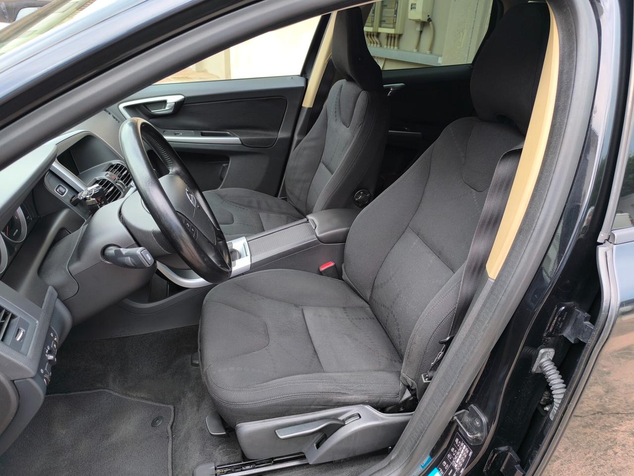 Volvo XC 60 XC60 D5 AWD Summum