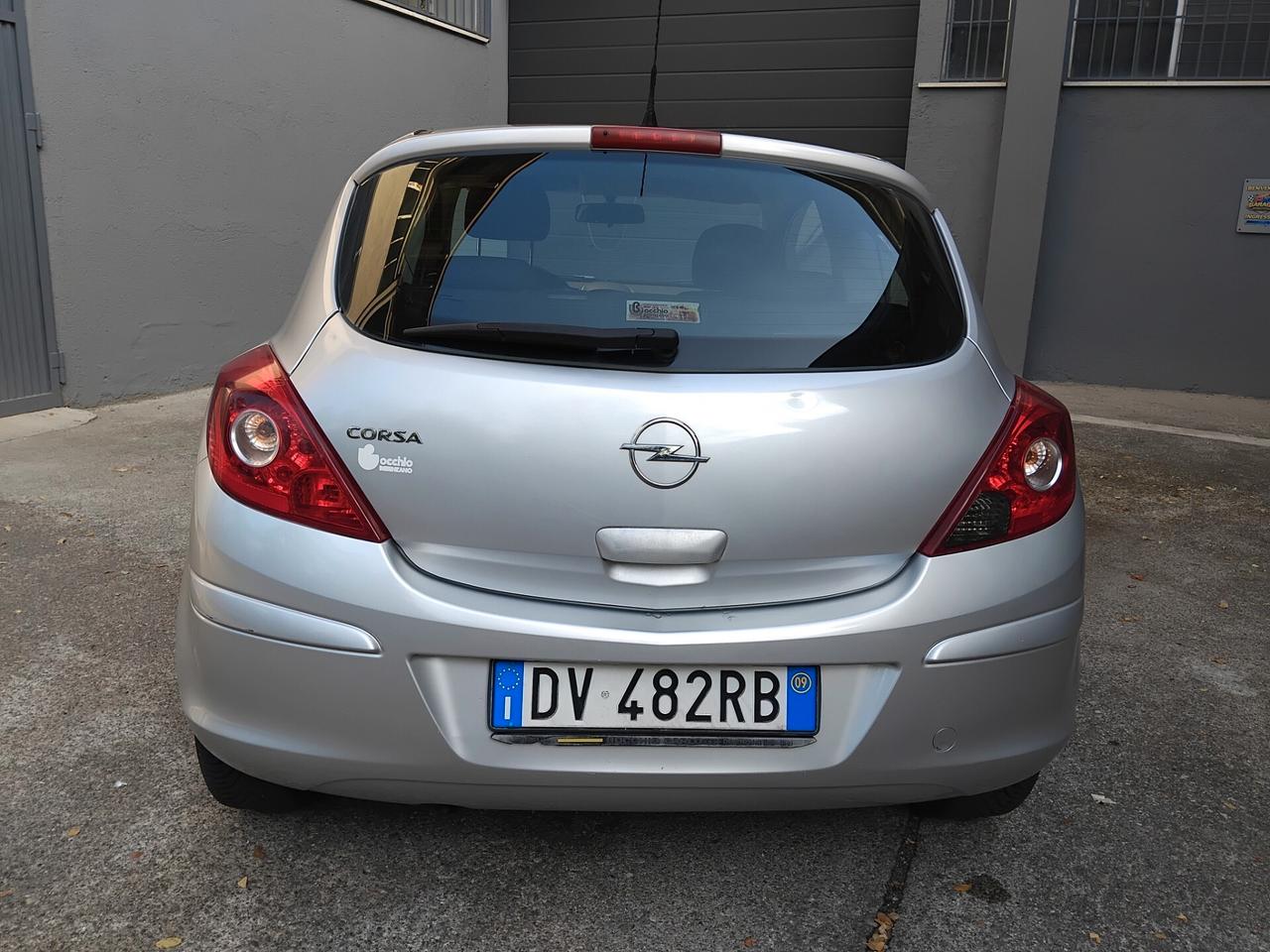 Opel Corsa 1.2 benzina