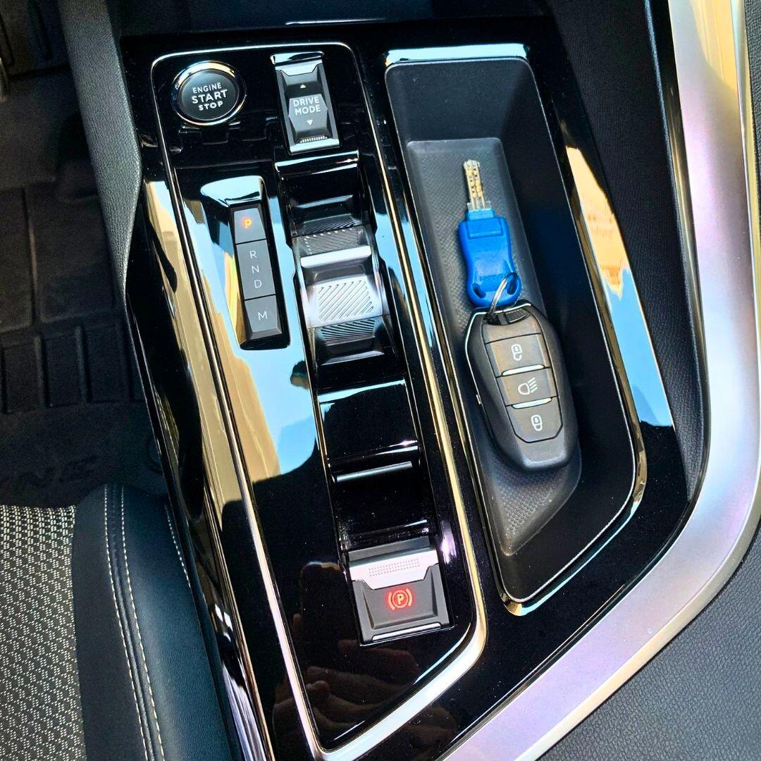 Peugeot 3008 BlueHDi 130 S&S EAT8 GT **FULL OPTIONAL**