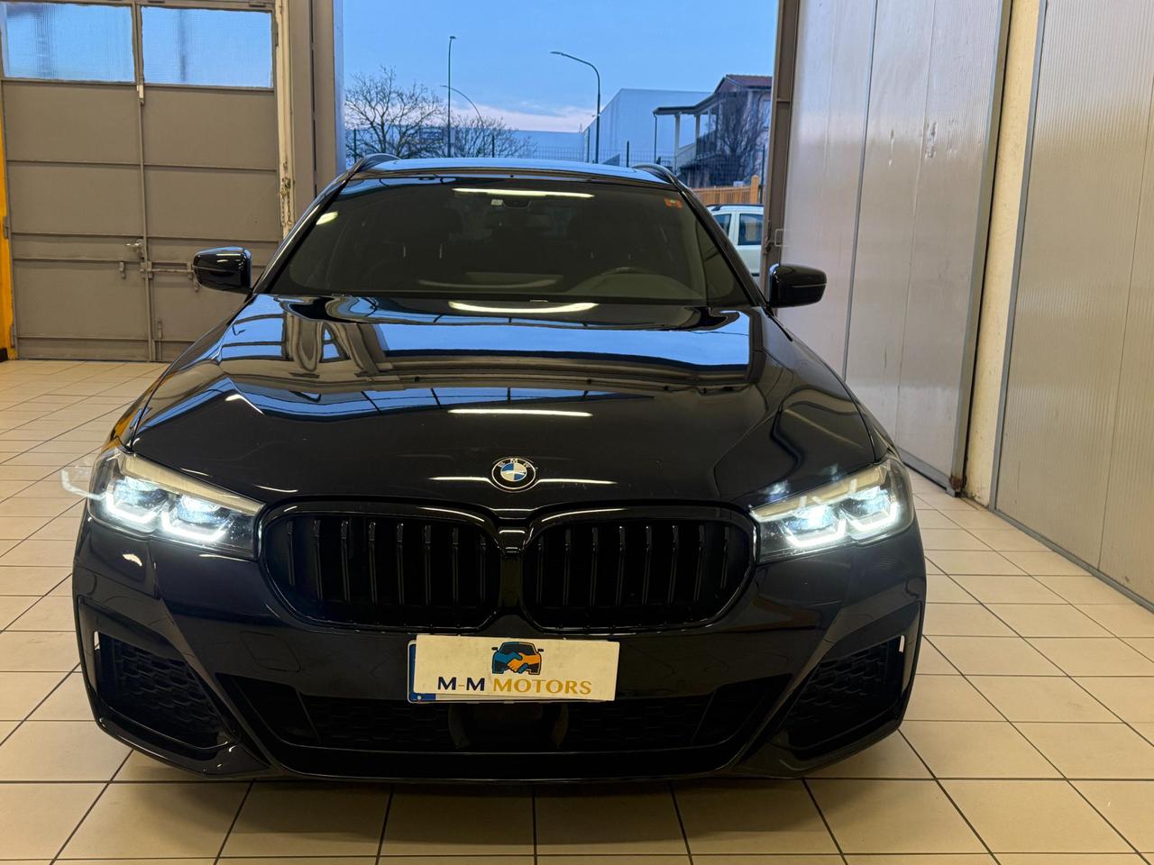 BMW Serie 5 Touring 530d Touring mhev 48V xdrive Luxury auto