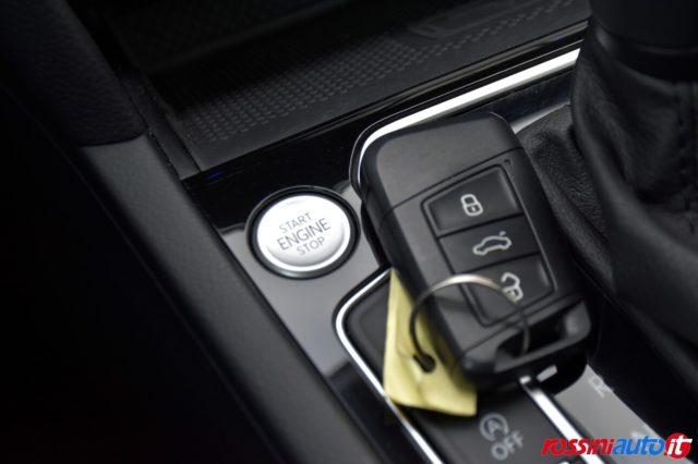 VOLKSWAGEN Passat Variant 2.0 TDI SCR 150 CV DSG BUSINESS + GANCIO TRAINO