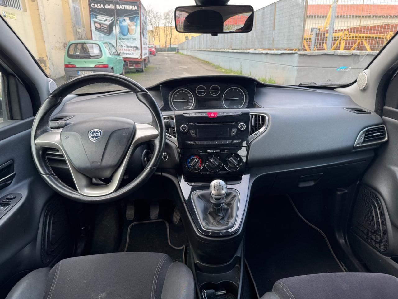 Lancia Ypsilon 1.2 69 CV 5 porte GPL Ecochic Silver