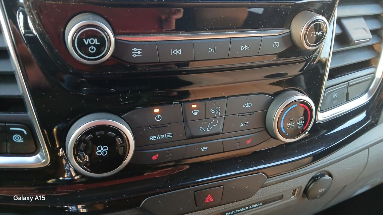 Ford Transit CUSTOM 5 POSTI TITANIUM