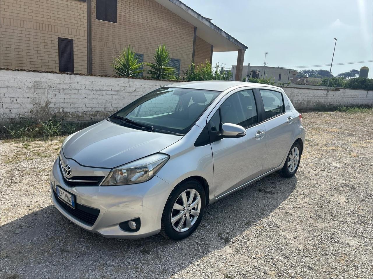 Toyota Yaris 1.4 D-4D 5 porte Lounge M-MT