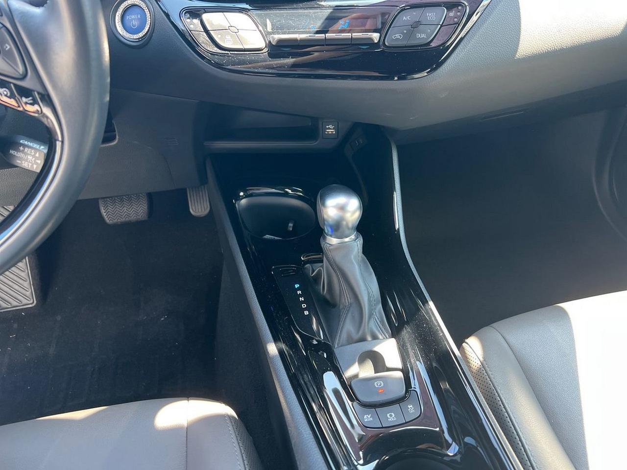 TOYOTA C-HR 1.8h Lounge e-cvt
