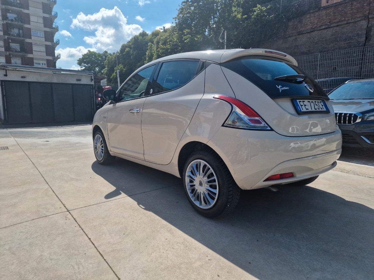 Lancia Ypsilon 5 Porte Ypsilon 1.2 Silver ecochic Gpl 69cv scad.bombola 2036