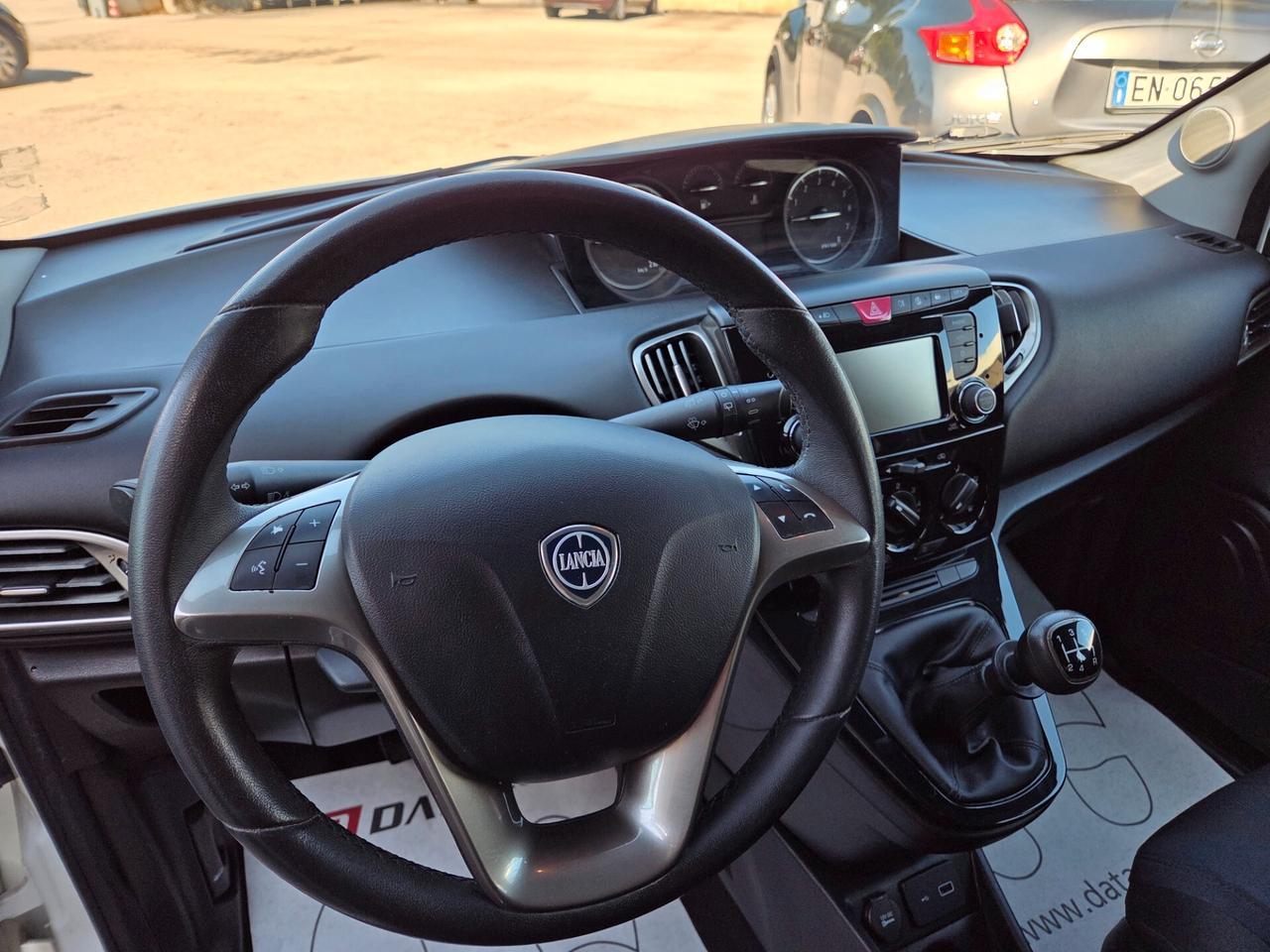 Lancia Ypsilon 1.2 69 CV 5 porte S&S Gold