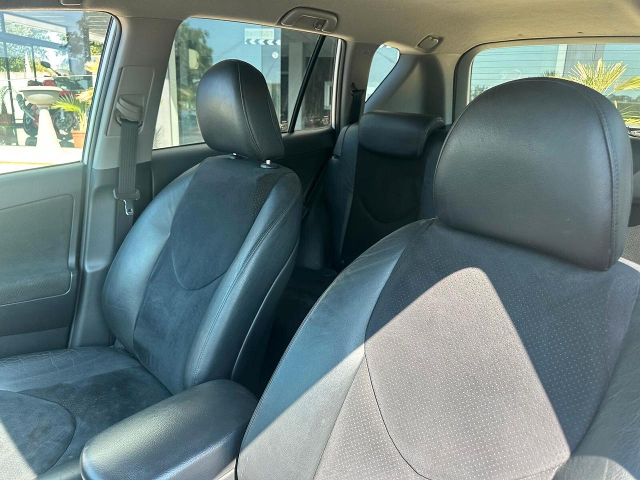 Toyota RAV4 Crossover 2.2 D-Cat F1 A/T 150 CV Executive