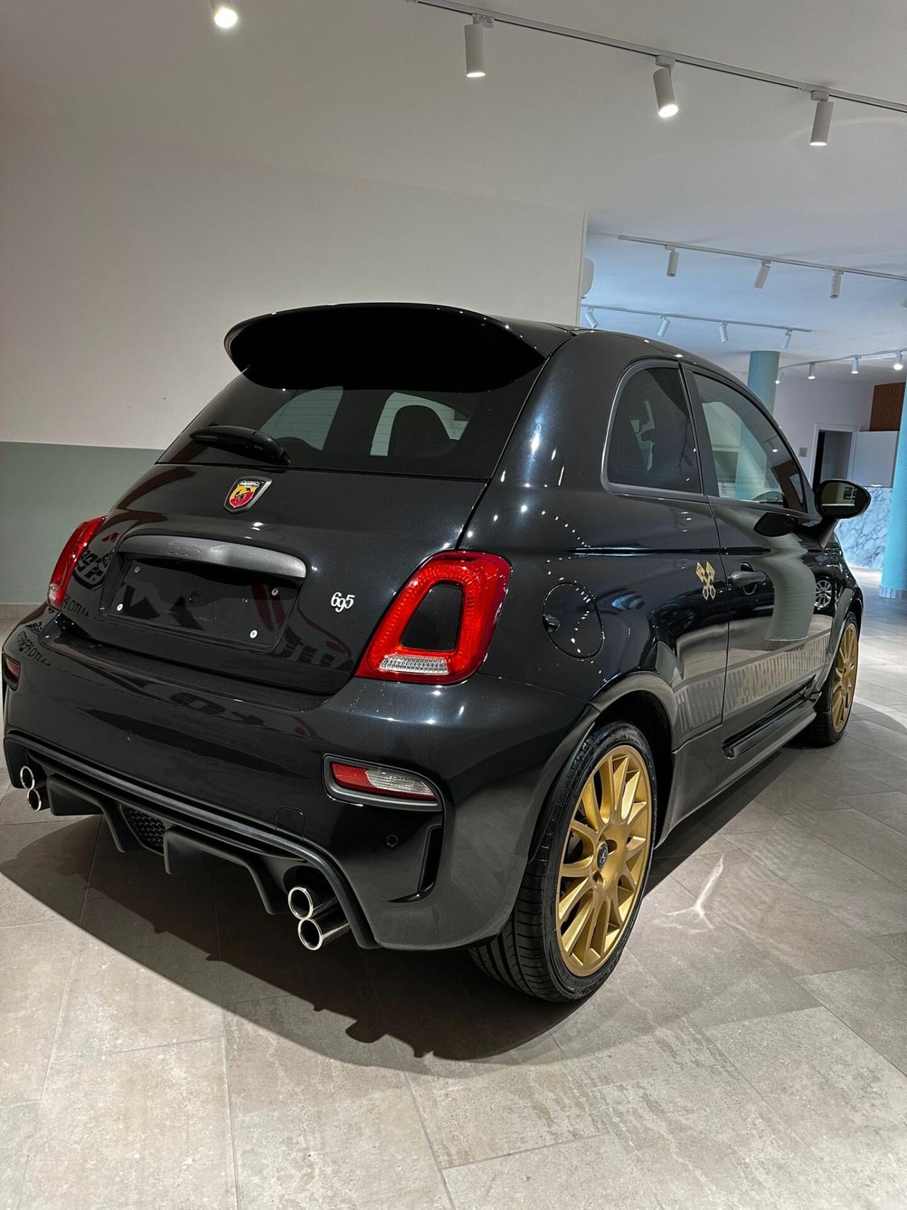 Abarth 695 75 anniversario