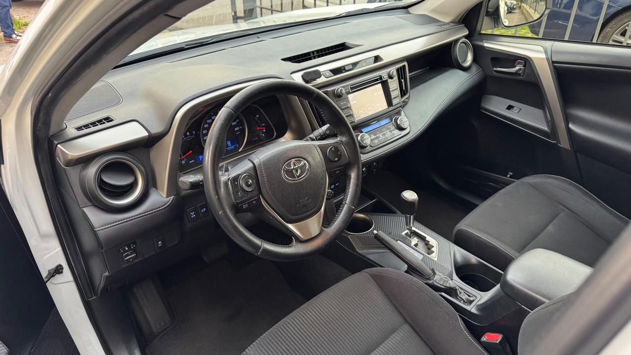 Toyota RAV 4 RAV4 2.2 D-CAT A/T 4WD Lounge gancio traino