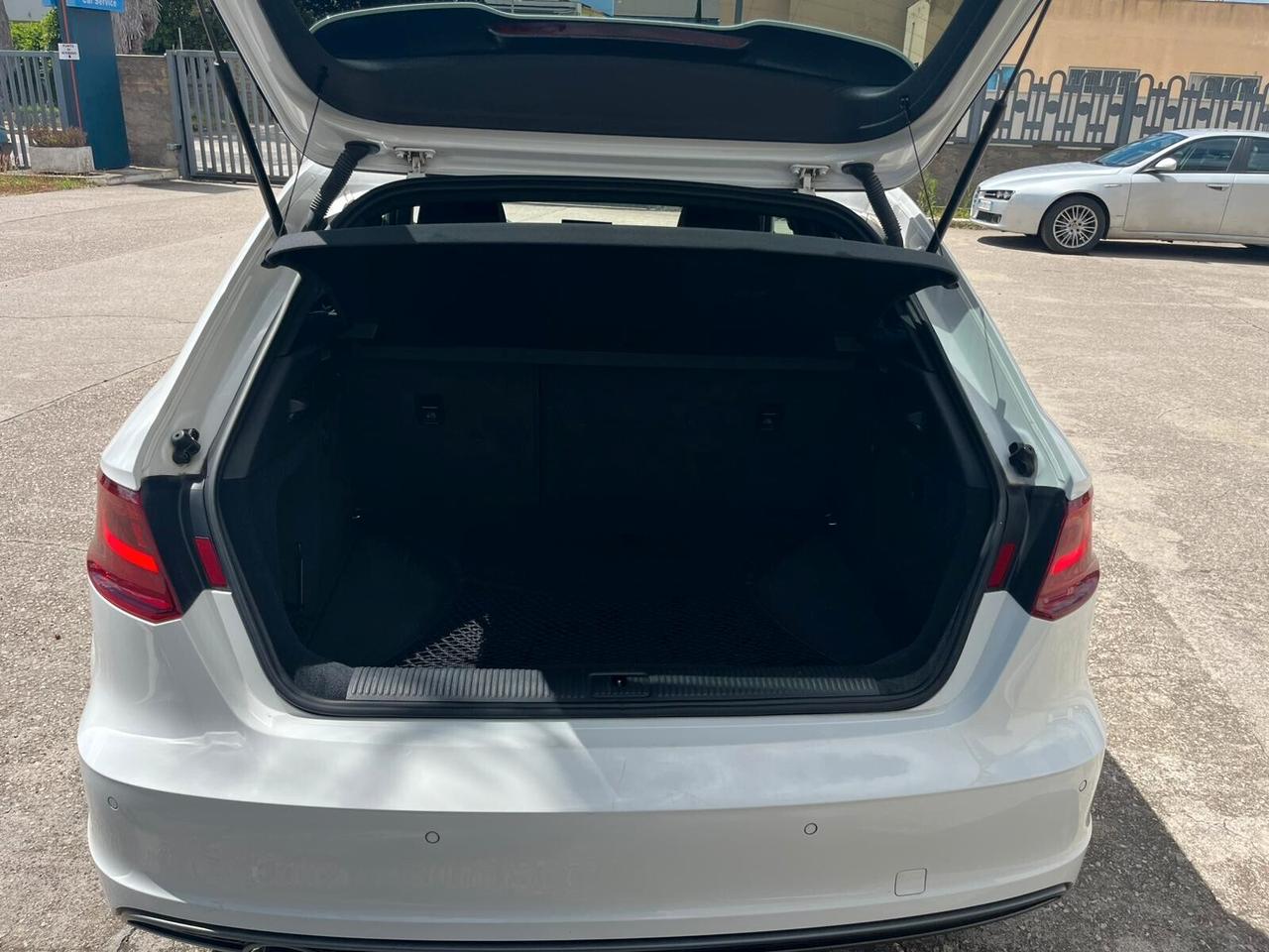 Audi A3 SPB 1.6 TDI 116cv S tronic/ line/unico pro/full led/navi/rotor