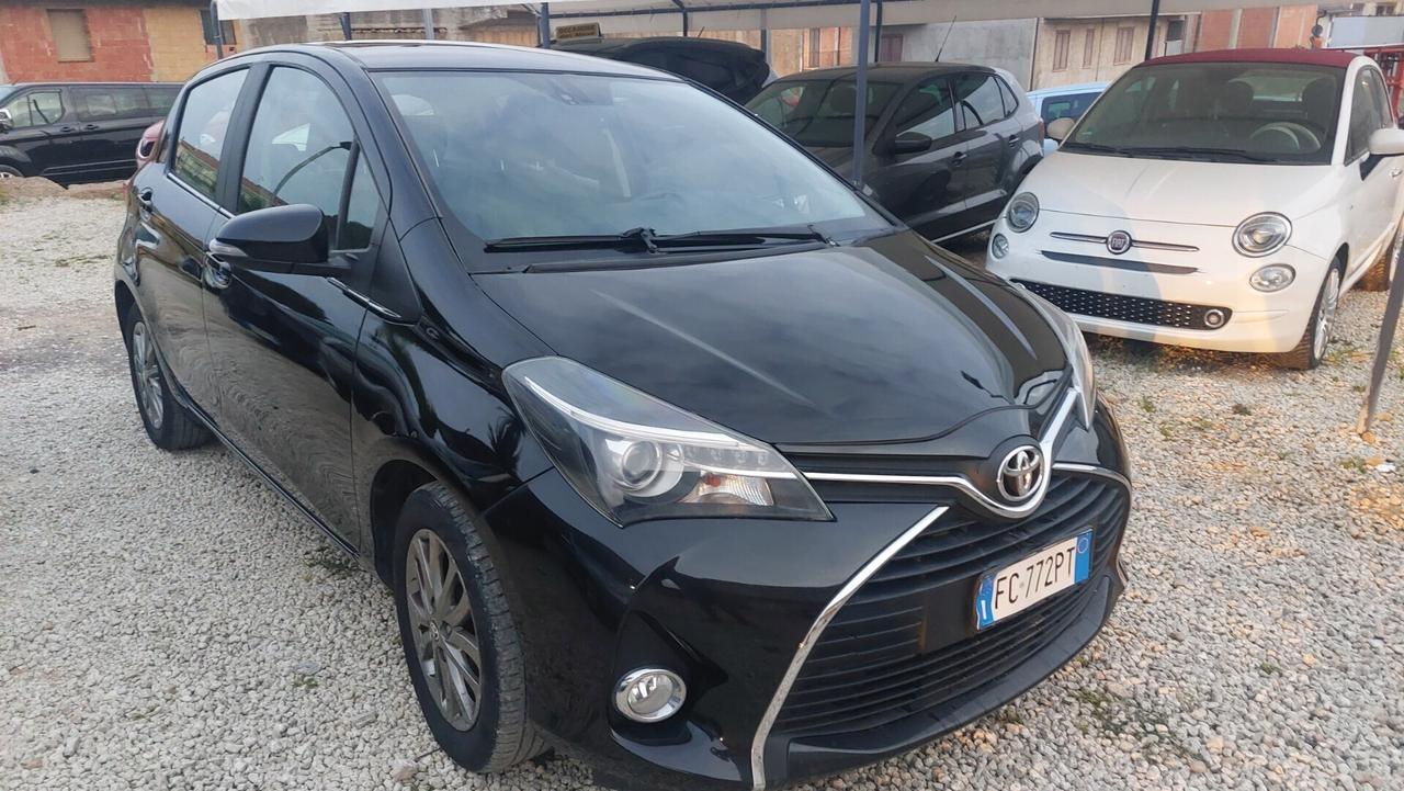 Toyota Yaris 1.0 5 porte Lounge full