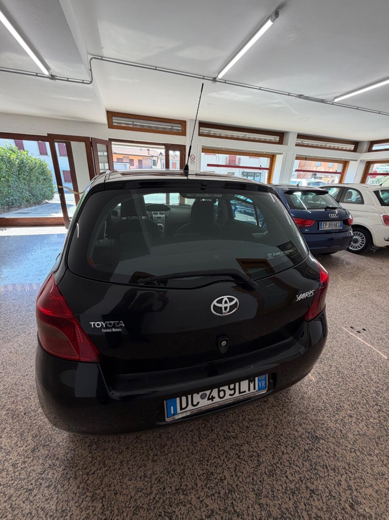 Toyota Yaris 1.3 5 porte Sol