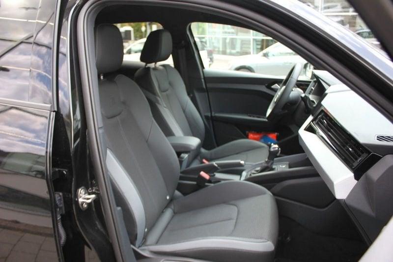 Audi A1 allstreet 30 TFSI S tronic S-LINE Cockpit Camera