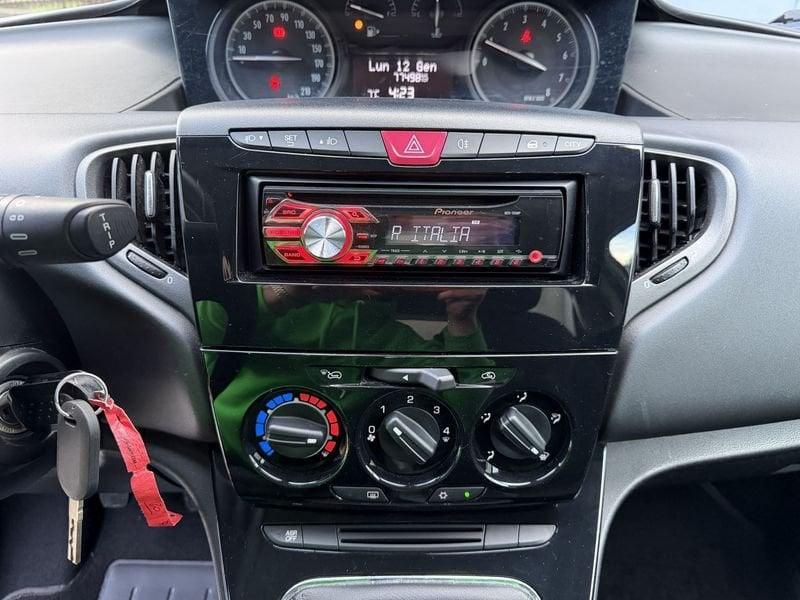 Lancia Ypsilon Ypsilon 1.2 Gold 69cv IDONEA NEOPATENTATI RESTYLING