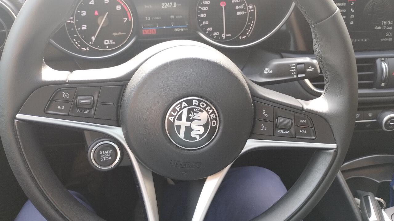 Alfa Romeo Giulia 2.0 Turbo 200 CV AT8 Super