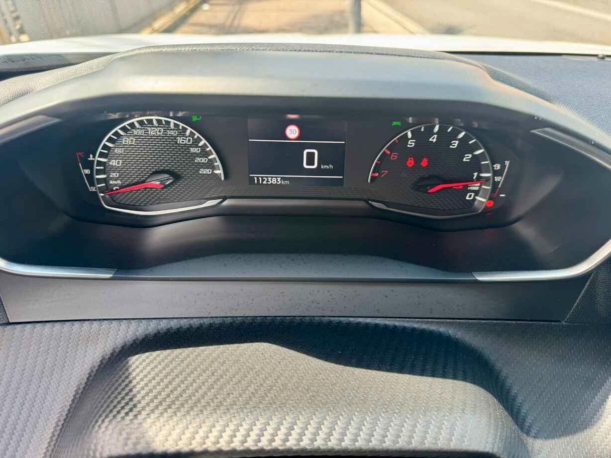 PEUGEOT 2008 1.5 BlueHDi 110 CV