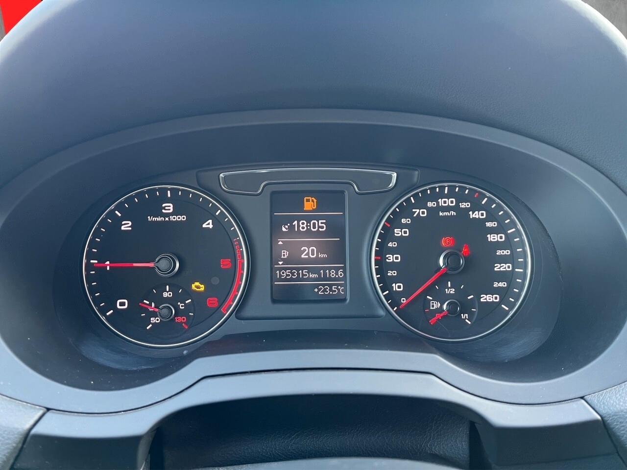 Audi Q3 2.0 TDI 120 CV Sport