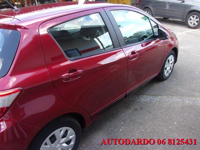 TOYOTA Yaris 1.5 5 porte LOUNGE