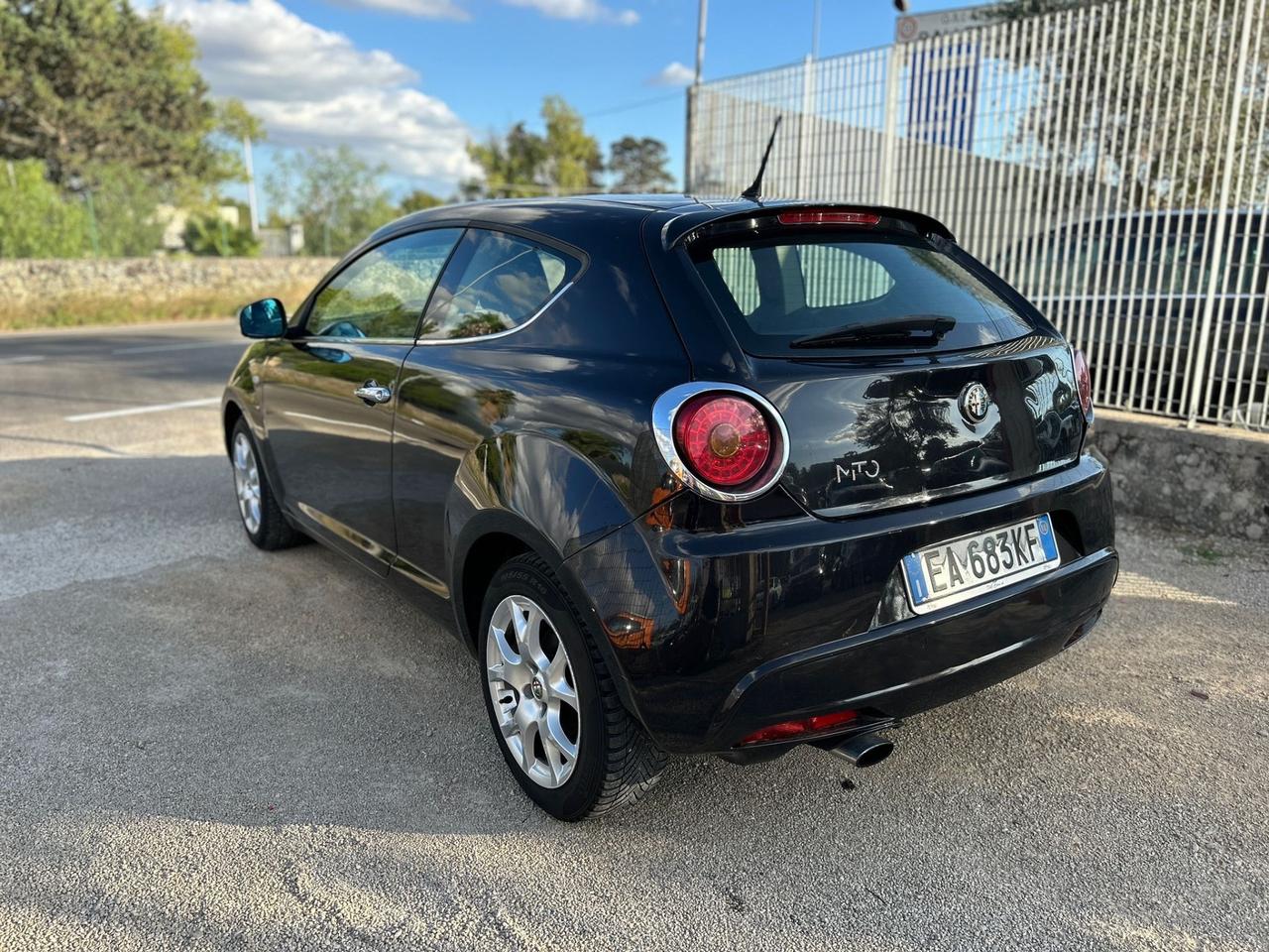 Alfa Romeo MiTo Distinctive-2010