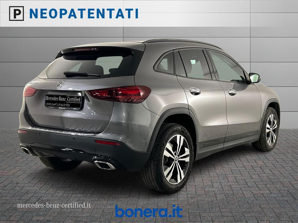 Mercedes GLA 180 180 D Progressive Advanced Plus 8G-DCT