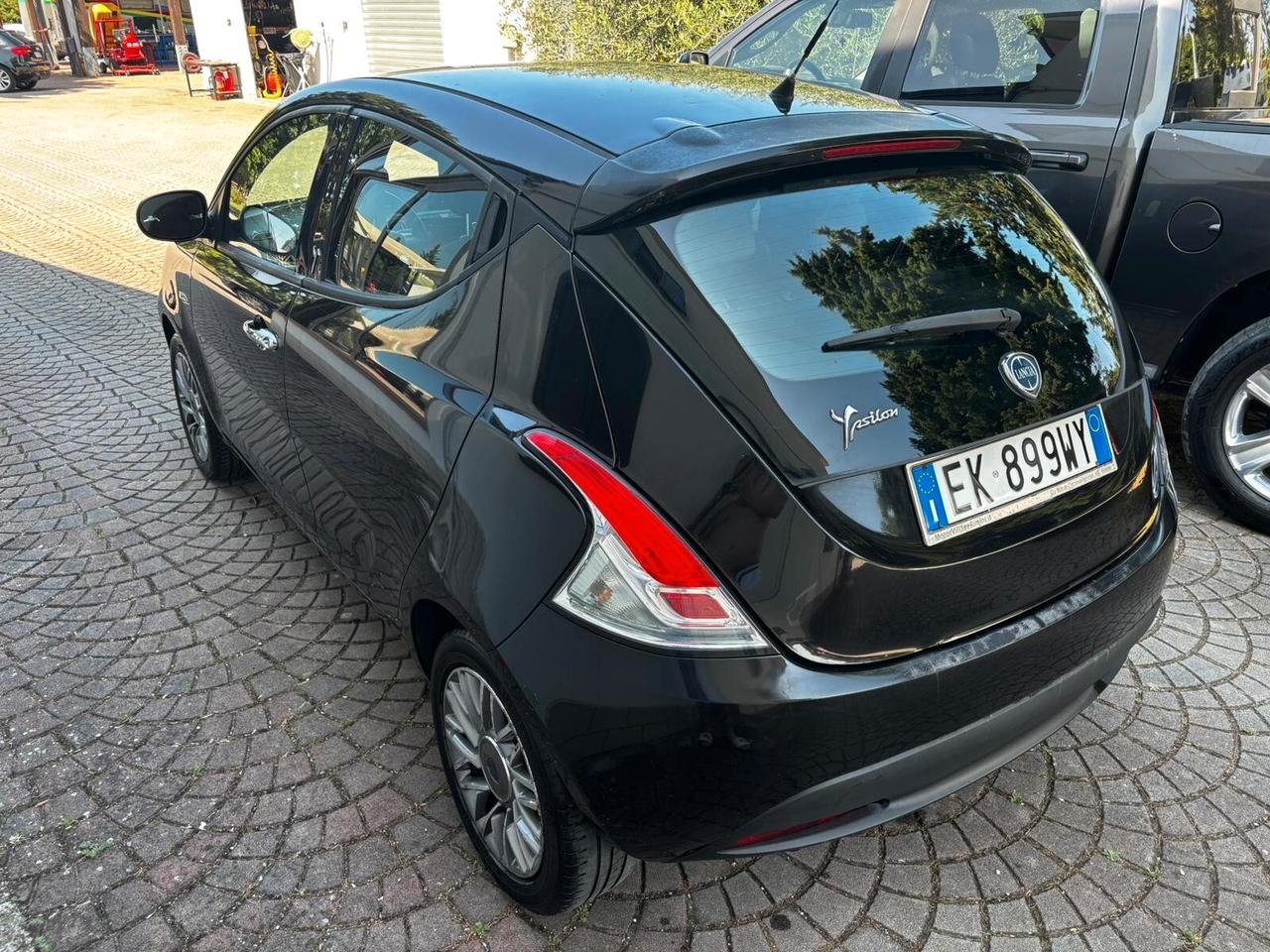 Lancia Ypsilon 1.2 69 CV 5 porte GPL Ecochic Silver IDONEA PER NEOPATENTATI PERMUTABILE