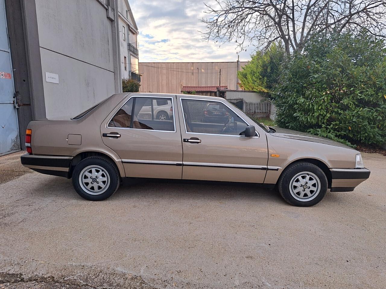 Lancia Thema i.e. turbo prima serie 166 cv