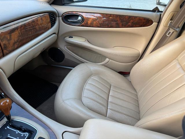 JAGUAR XJ 3.2 cat Executive ISCRITTA ASI