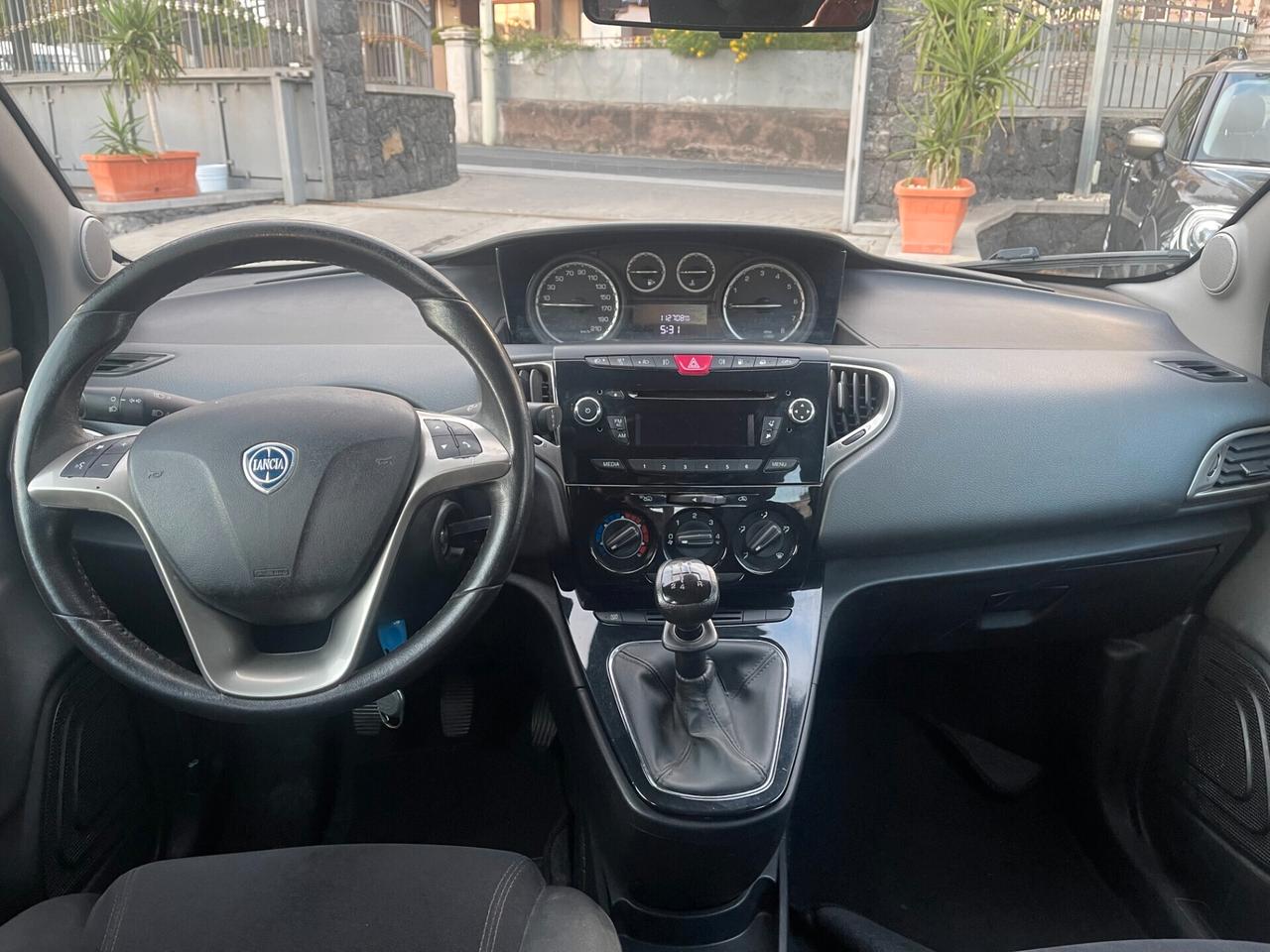 Lancia Ypsilon 1.2 69 CV Ecochic Platinum