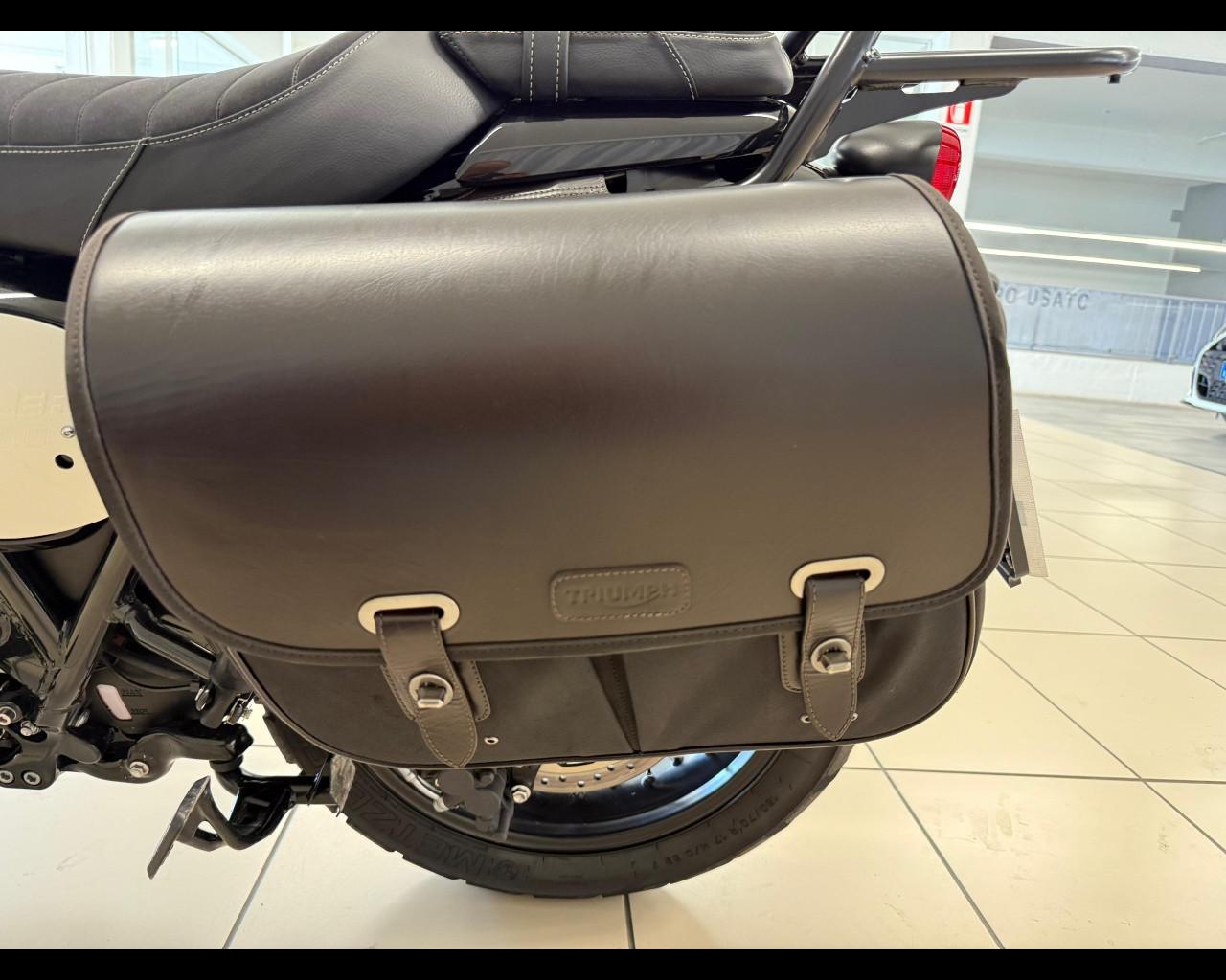 TRIUMPH Scrambler 900 - Stealth Edition