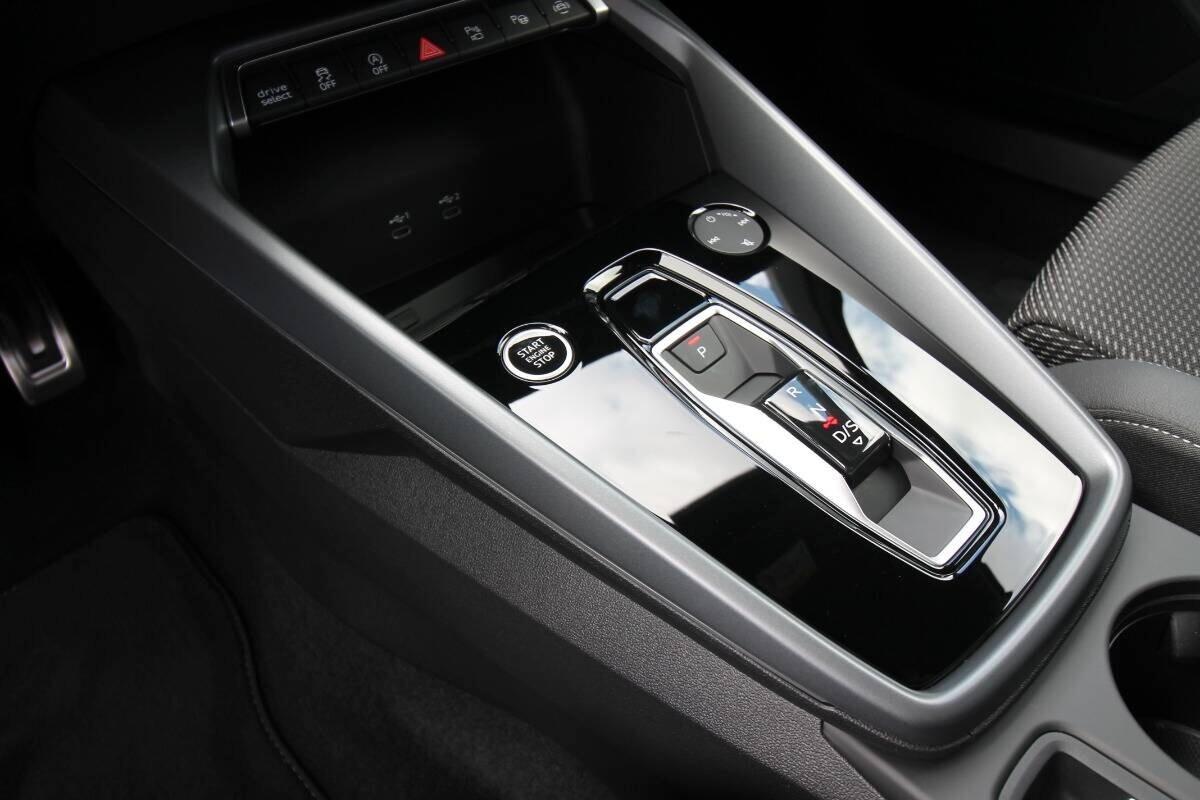 Audi A3 Sedan 35 TFSI S tronic line edition 150cv