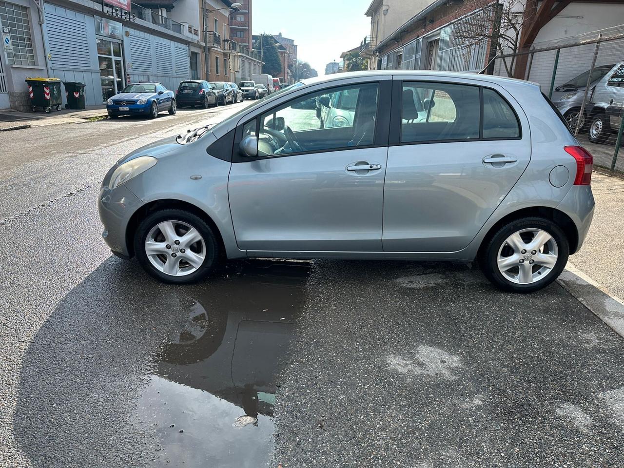 Toyota Yaris 1.3 5 porte Navi