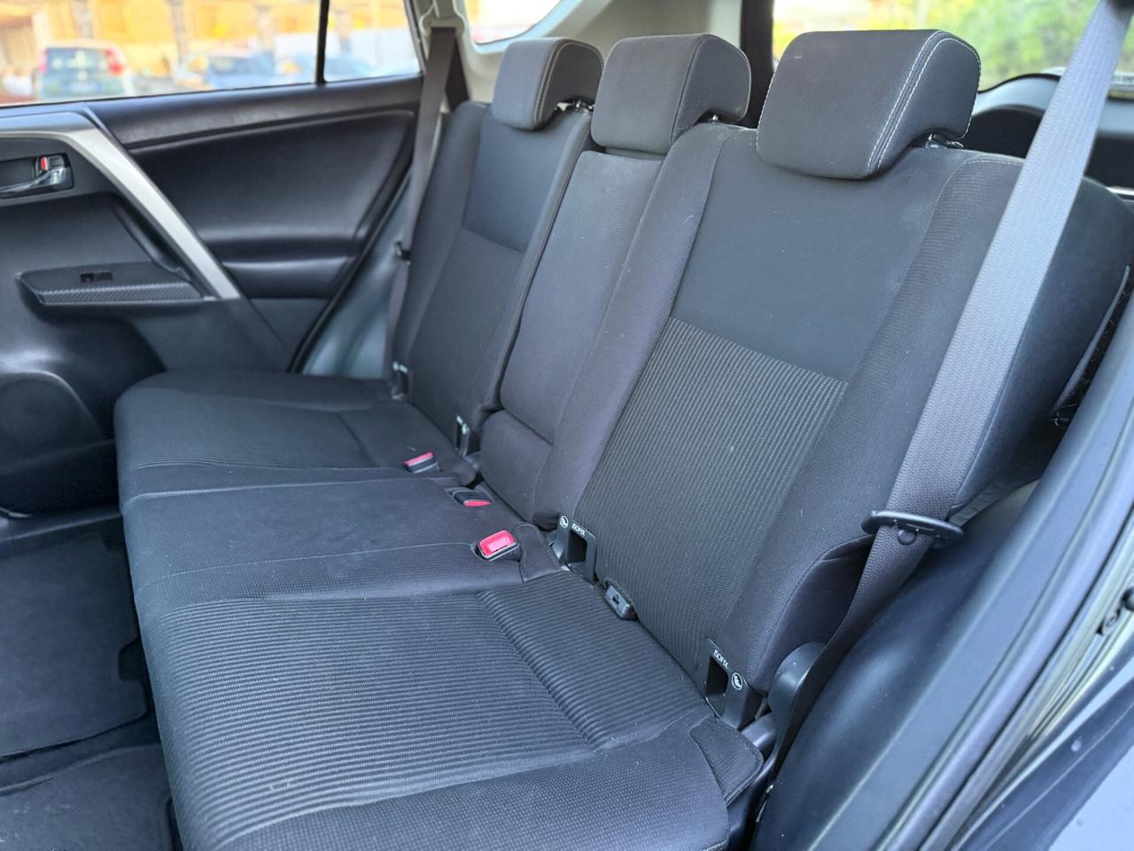 TOYOTA RAV4 2015 2.0 124cv D-4D 2WD Style