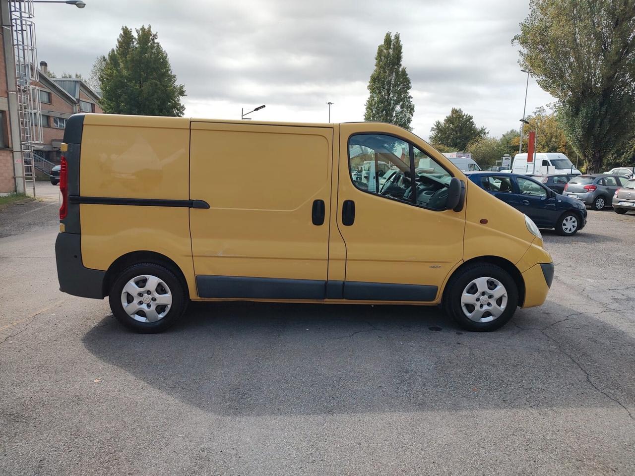 Opel Vivaro 29 2.5 CDTI PC-TA Furgone Fap OK NEOPATENTATI