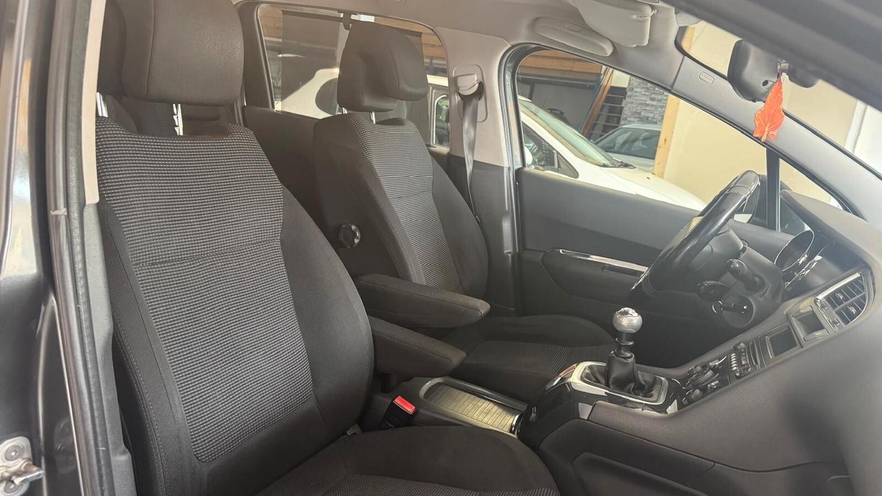 Peugeot 5008 1.6 HDi 110CV Premium