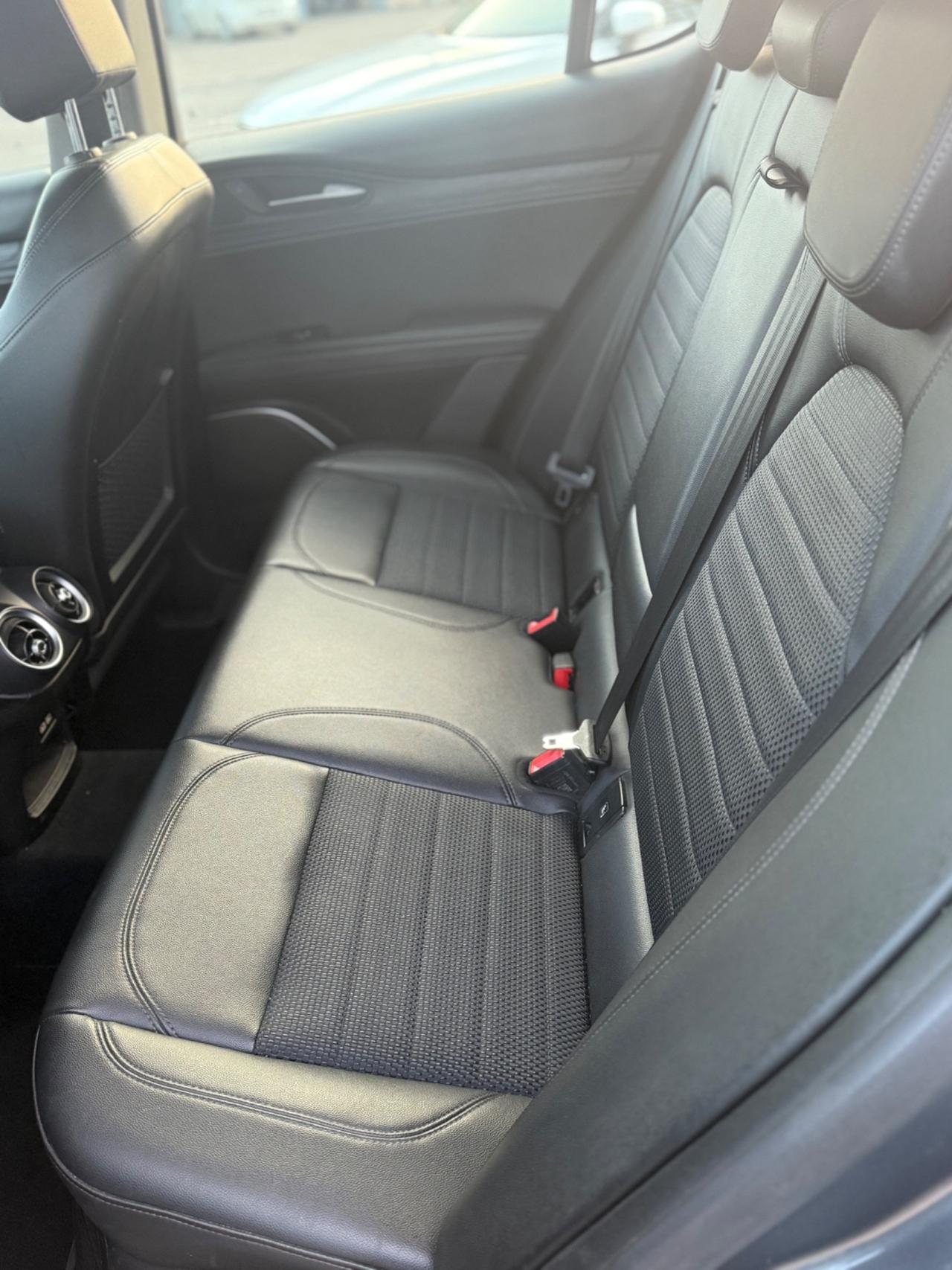 Alfa Romeo Stelvio 2.2 Turbodiesel 210 CV AT8 Q4 Business