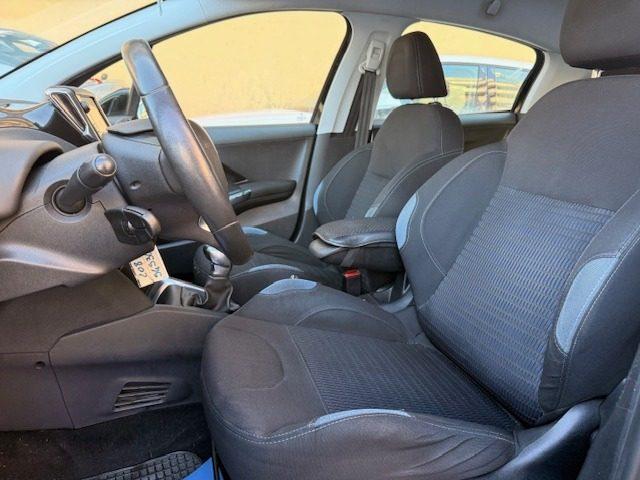 PEUGEOT 208 1.4 8V HDi 68CV 5p. Allure