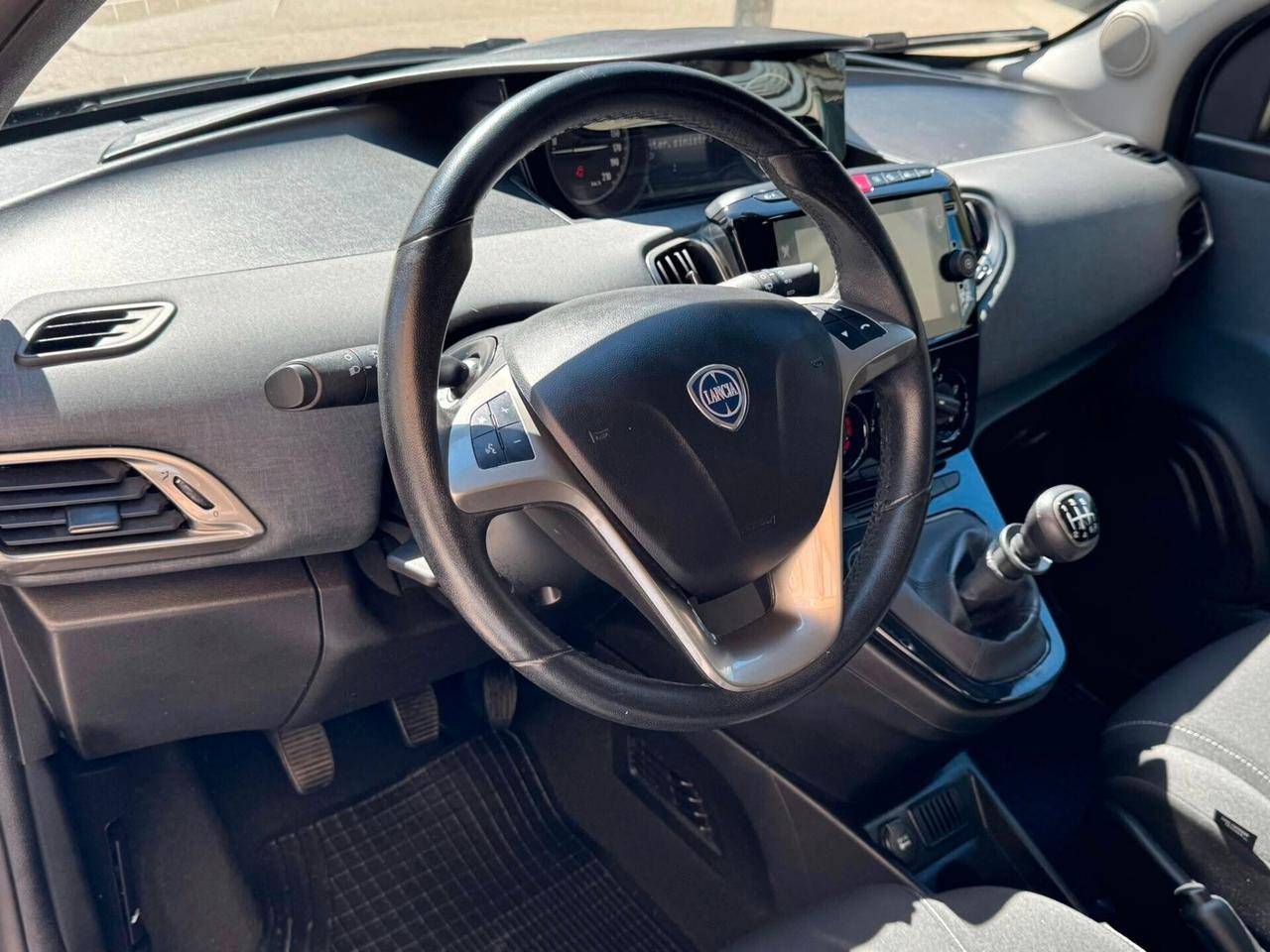 LANCIA YPSILON 1.0 HYBRID S&S GOLD PERFETTA