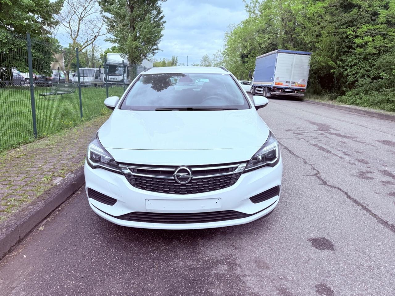 Opel Astra-2019 UNICO PROPRIETARIOOO-PREZZOO SUPER